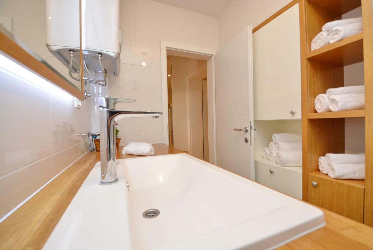 Spacious Premium Apt Lipotica With Oldtown View - Have A Memorable Holiday Zára Kültér fotó