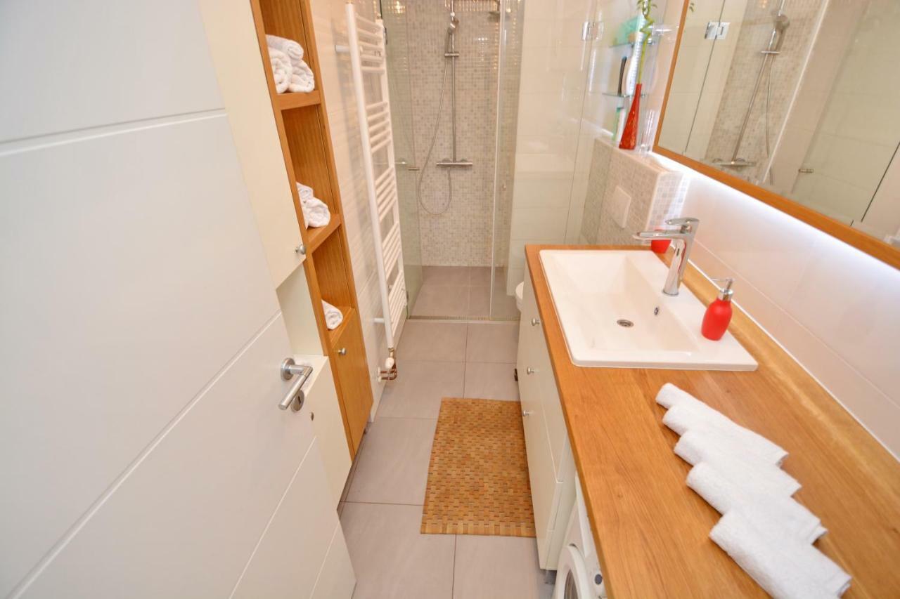 Spacious Premium Apt Lipotica With Oldtown View - Have A Memorable Holiday Zára Kültér fotó