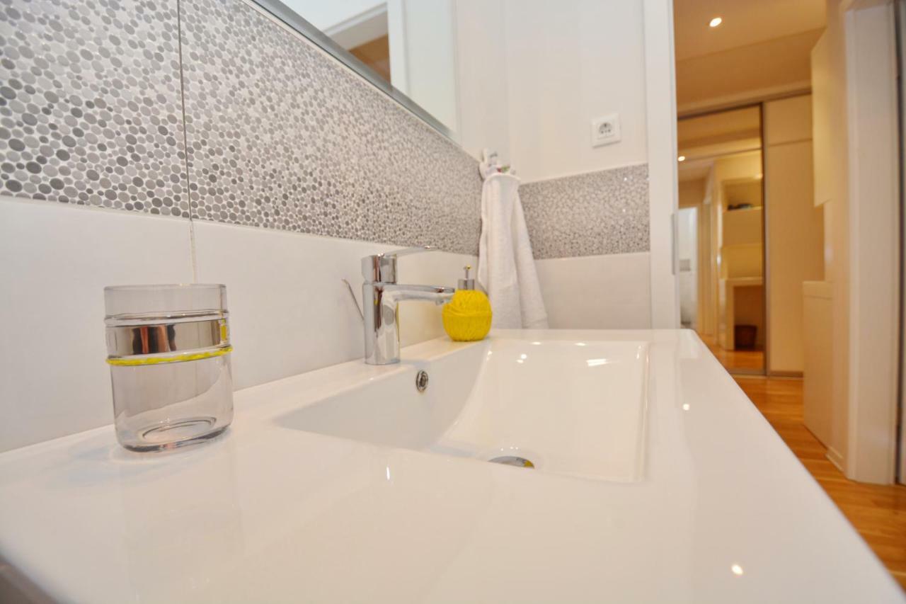 Spacious Premium Apt Lipotica With Oldtown View - Have A Memorable Holiday Zára Kültér fotó